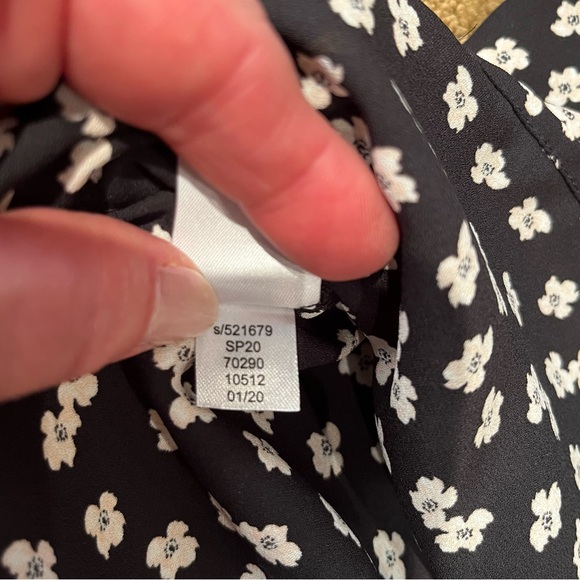 LOFT Outlet Floral Blouse black with light pink flowers. Double peplum sleeves - Picture 5 of 10
